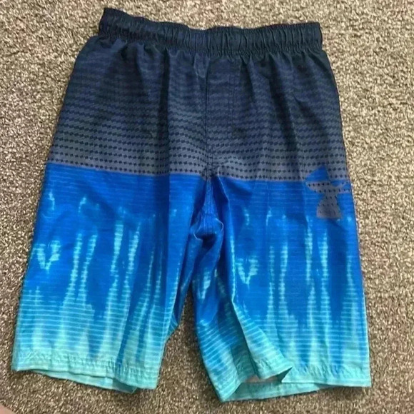Boys large UNDER ARMOUR bathing suit - Picture 1 of 5